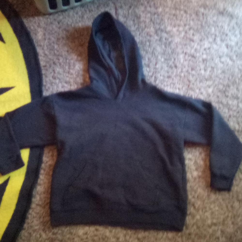 Black sweatshirt
